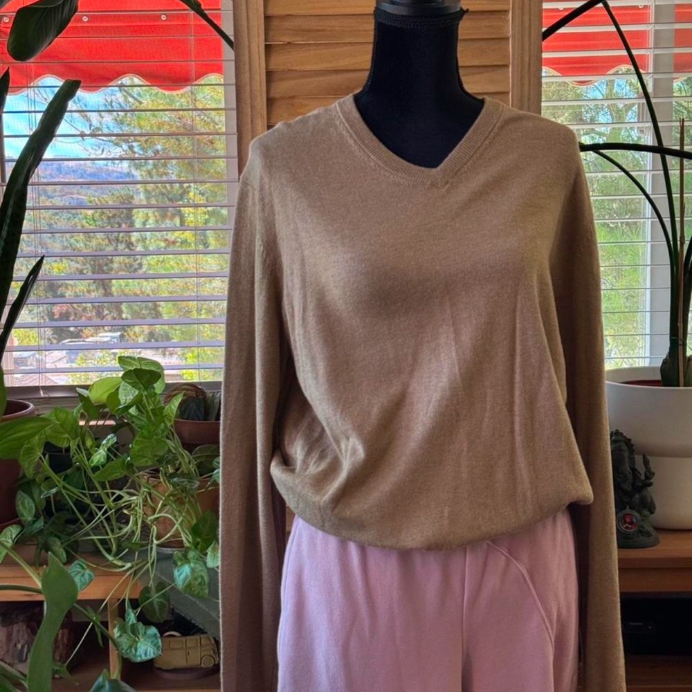 John’s Bay brown cashmere V-neck crewneck sweater, loose relaxed fit.